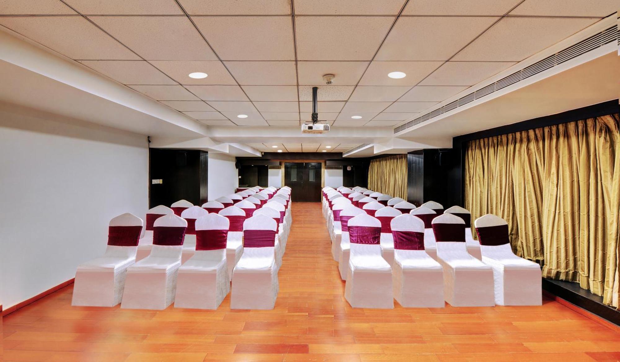 ไอริส เดอะ บิสซิเนส โฮเต็ล แอนด์ สปา Hotel บังกาลอร์ ภายนอก รูปภาพ