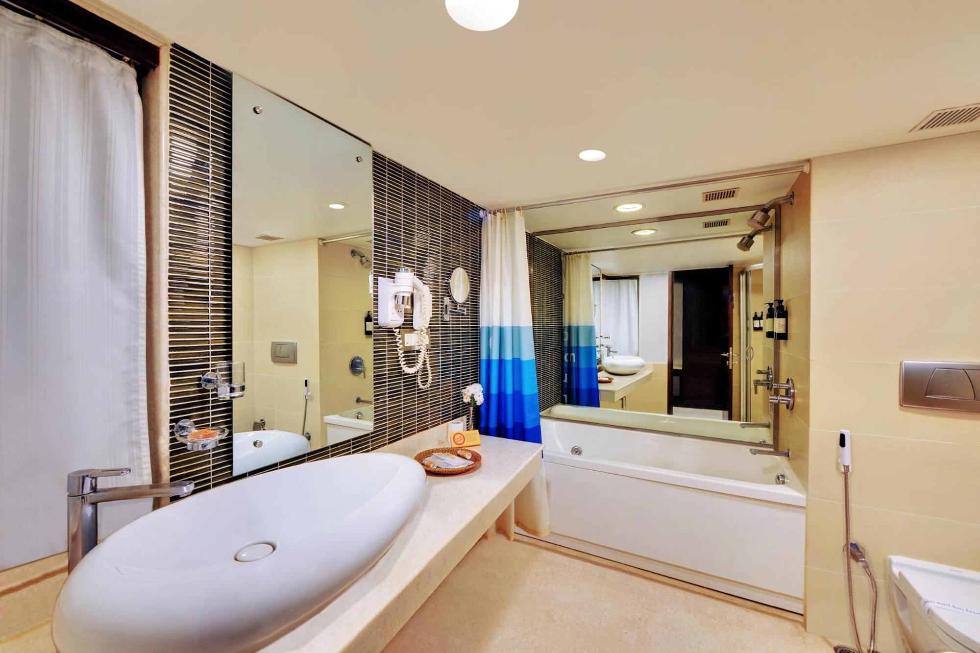 ไอริส เดอะ บิสซิเนส โฮเต็ล แอนด์ สปา Hotel บังกาลอร์ ภายนอก รูปภาพ