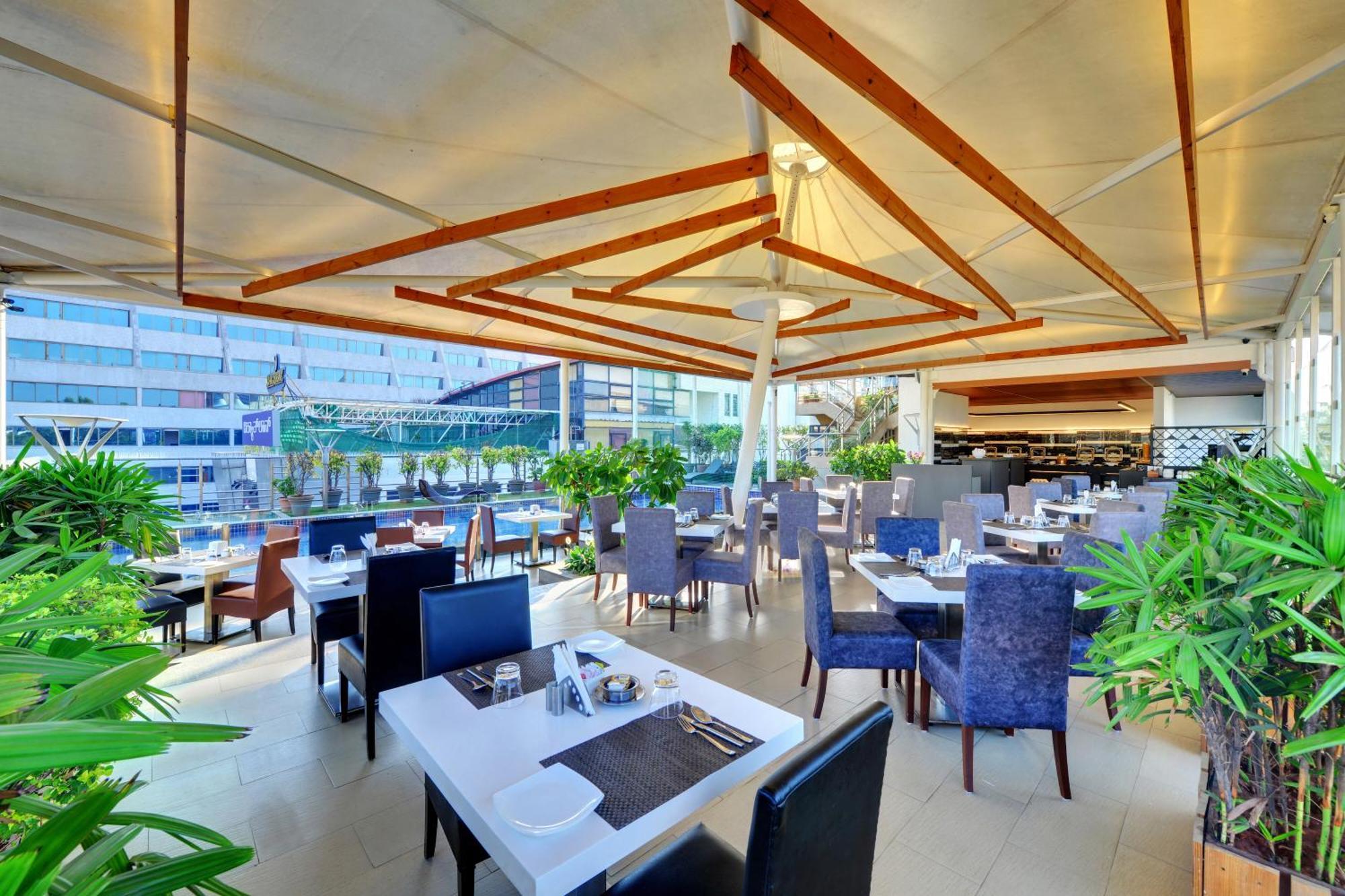ไอริส เดอะ บิสซิเนส โฮเต็ล แอนด์ สปา Hotel บังกาลอร์ ภายนอก รูปภาพ
