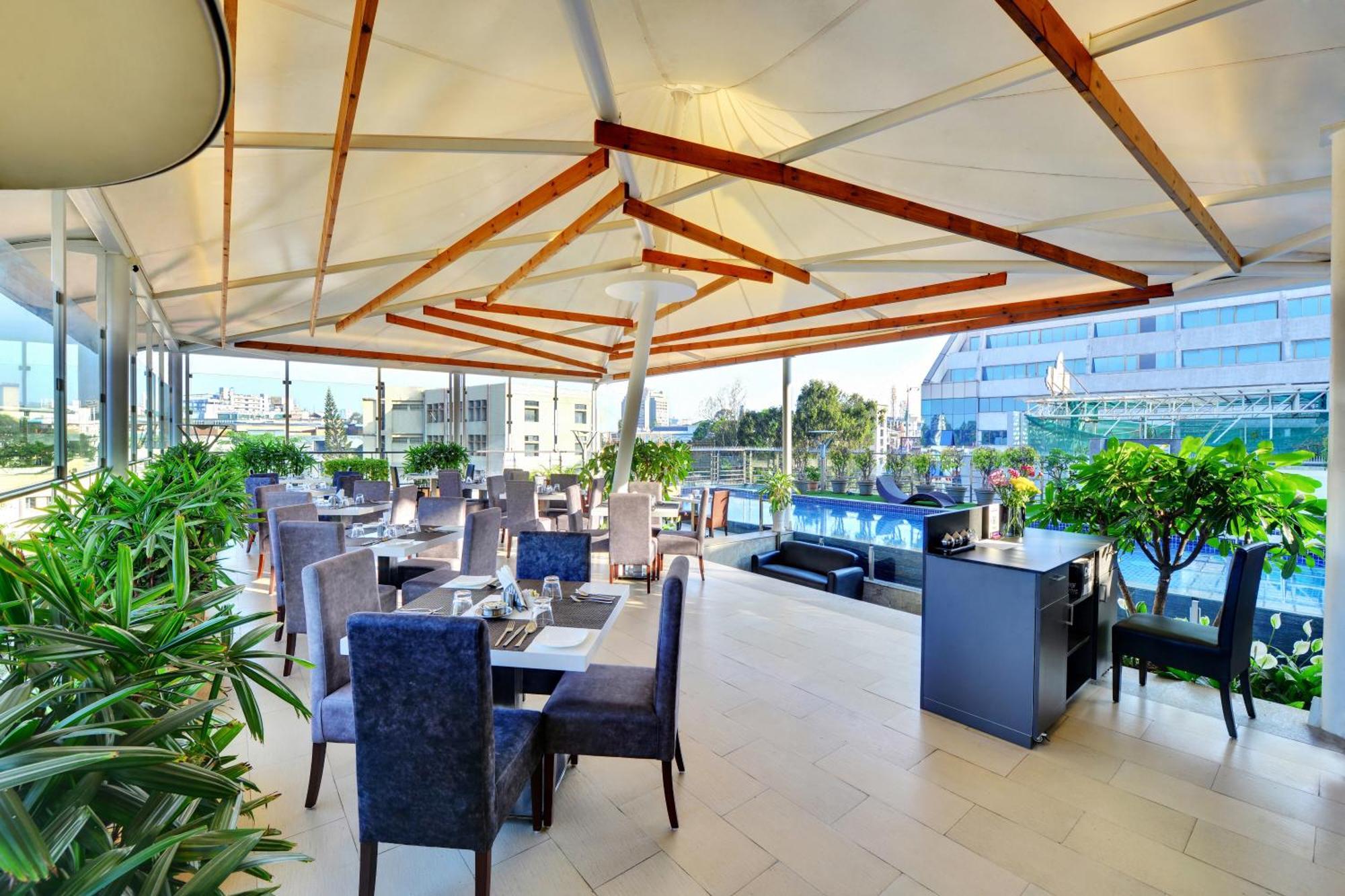 ไอริส เดอะ บิสซิเนส โฮเต็ล แอนด์ สปา Hotel บังกาลอร์ ภายนอก รูปภาพ