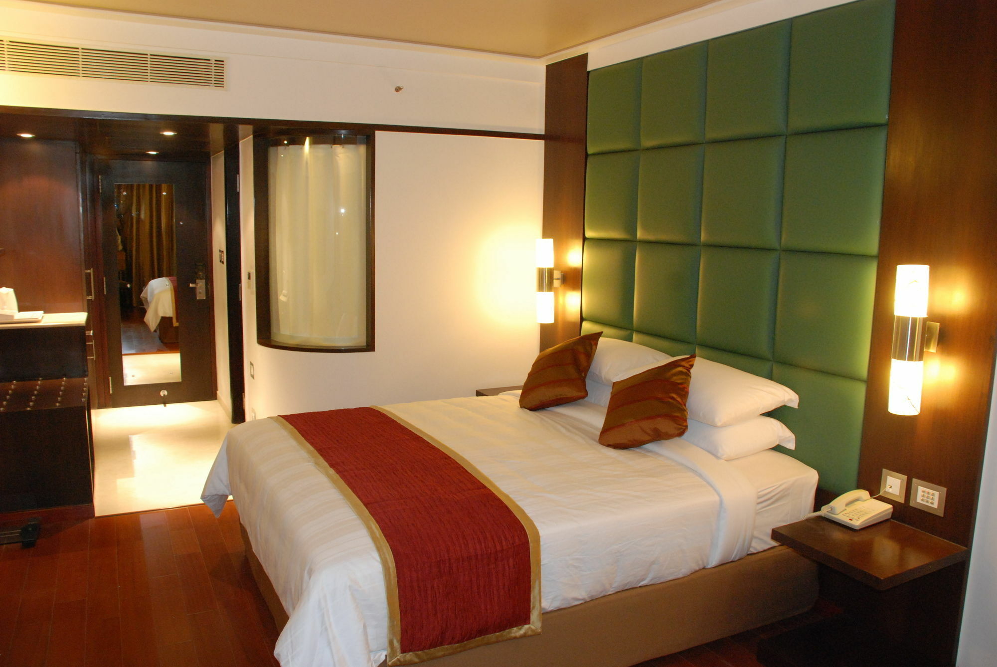 ไอริส เดอะ บิสซิเนส โฮเต็ล แอนด์ สปา Hotel บังกาลอร์ ภายนอก รูปภาพ